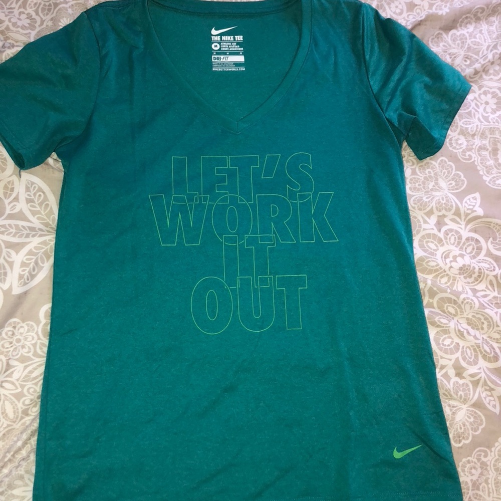 Nike dri-fit tee❣️